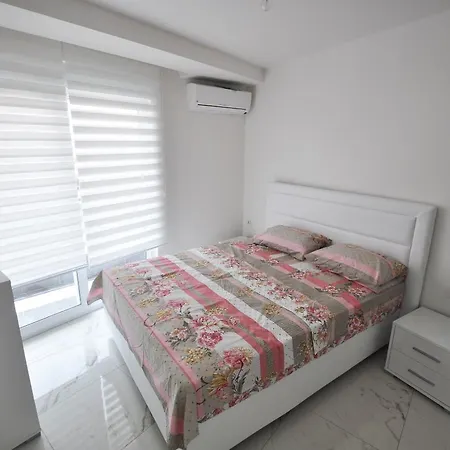 Elit 5 Apartment *